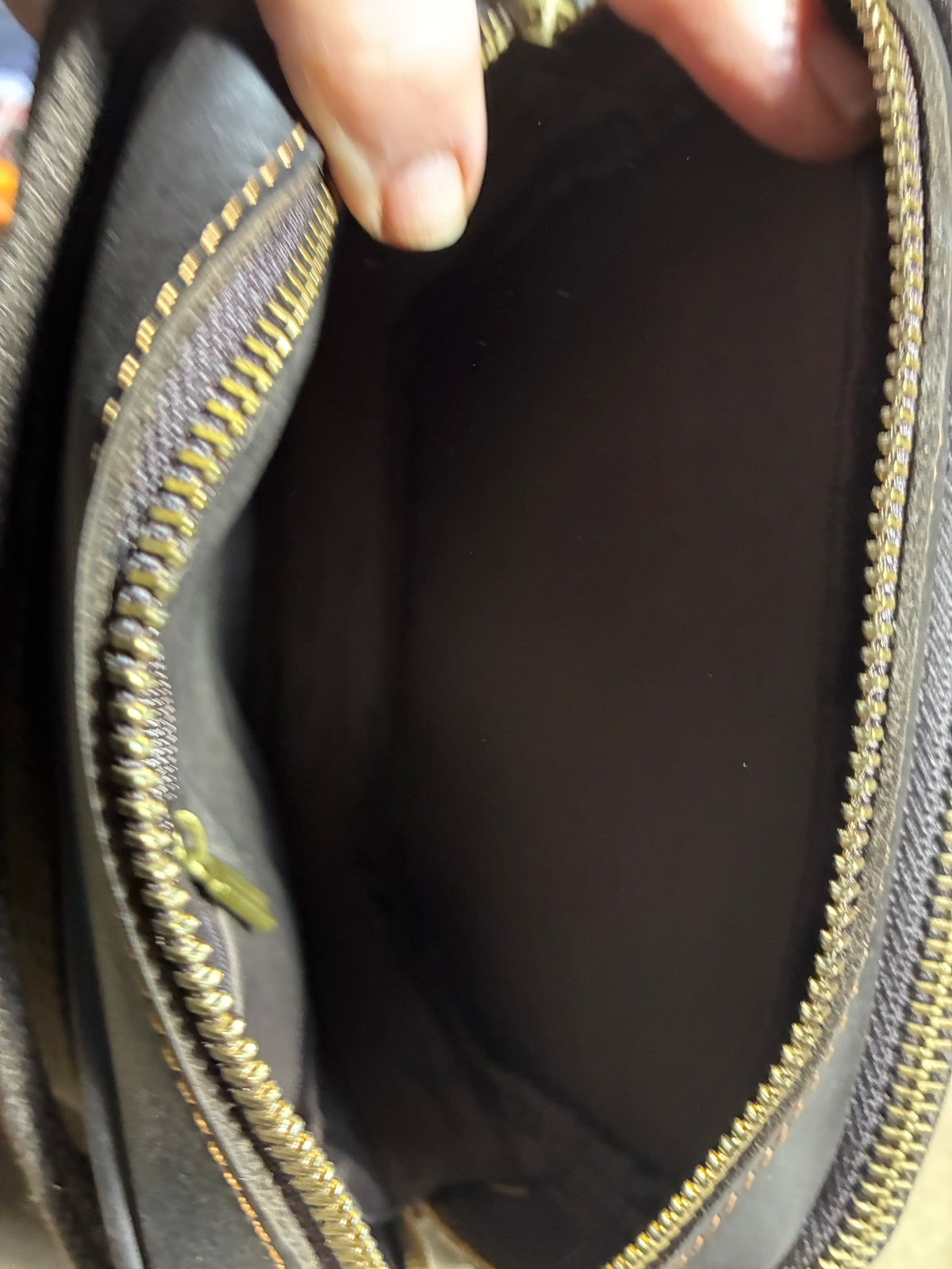 VIVACE SLING BAG: DARK COFFEE BROWN GENUINE Leather Messenger Bag