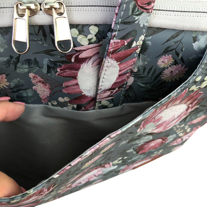 GREEN PROTEA Cotton Road PVC Laptop Bag / Carry Sleeve with Padded Inner